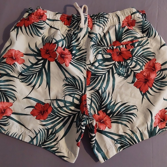 H&M Swim Shorts, Men's size Medium Floral Print H&M Swim Shorts - Picture 5 of 6